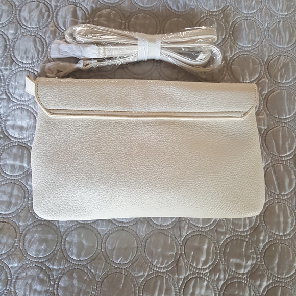 Crossover Purse - Picture 2 of 6